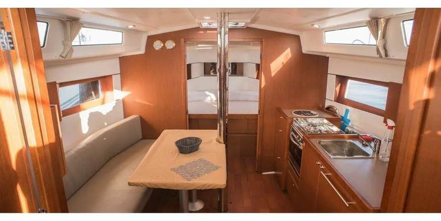 Beneteau Oceanis 38.1