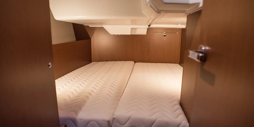 Beneteau Oceanis 38.1