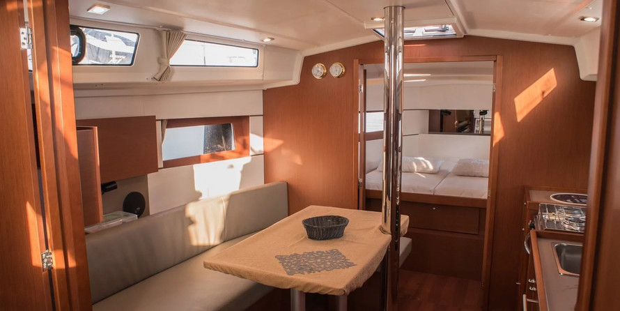 Beneteau Oceanis 38.1