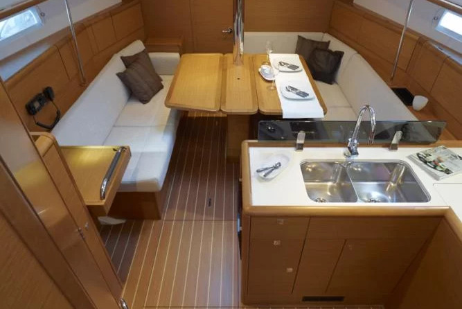 Jeanneau Sun Odyssey 379