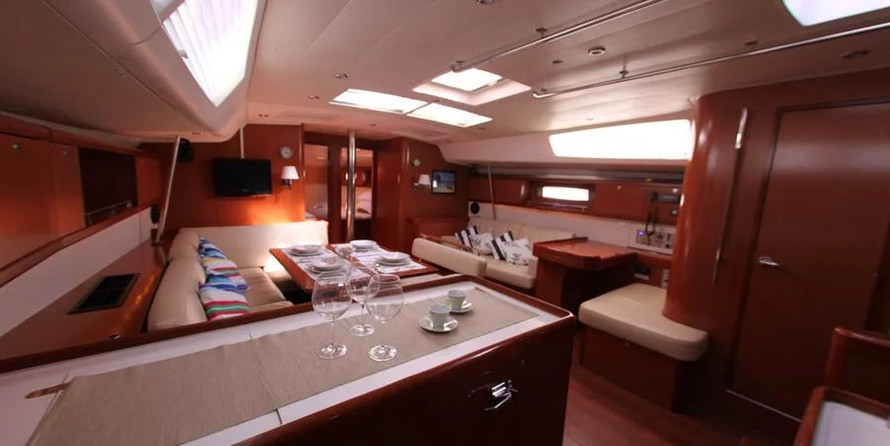 Oceanis 54