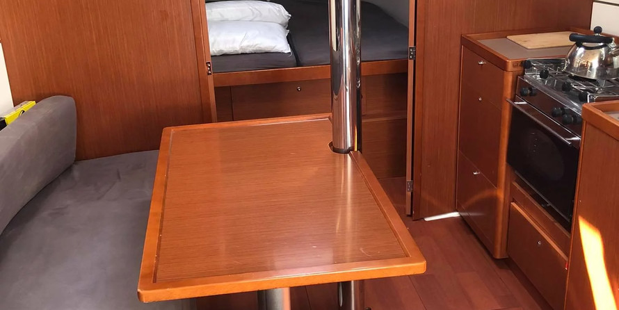 Beneteau Oceanis 38.1