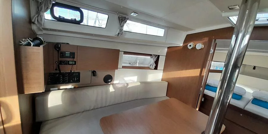 Beneteau Oceanis 38.1