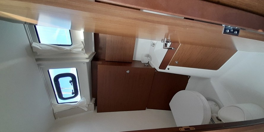 Beneteau Oceanis 38.1