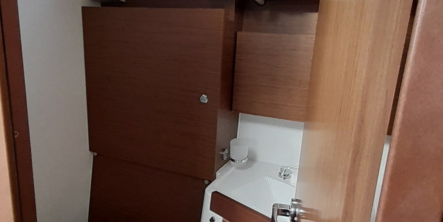 Beneteau Oceanis 38.1