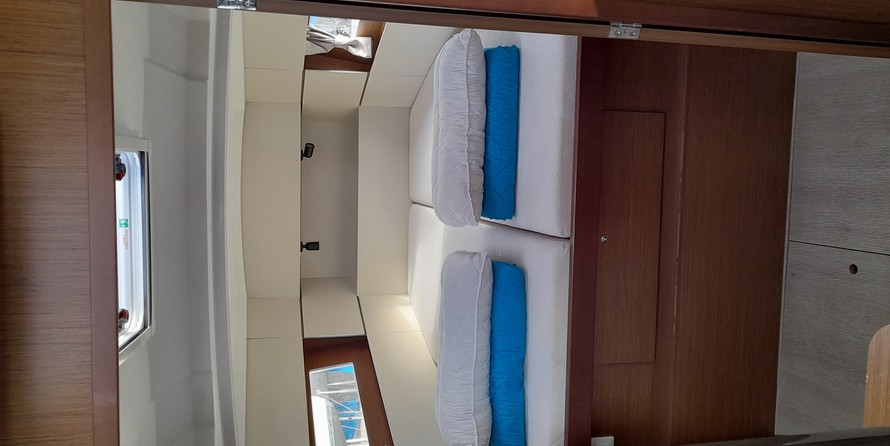 Beneteau Oceanis 38.1