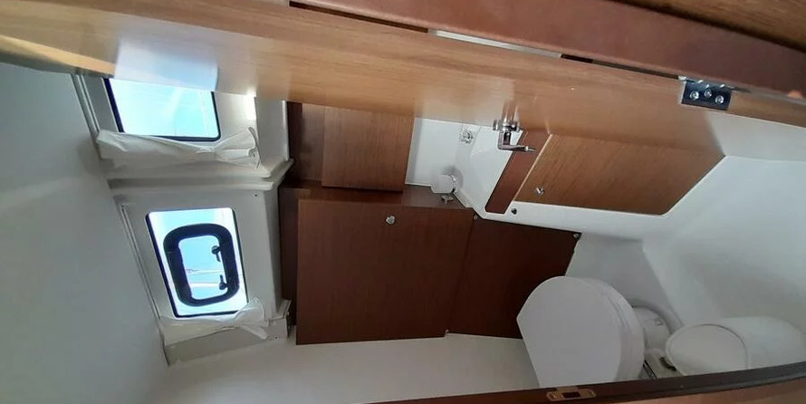 Beneteau Oceanis 38.1