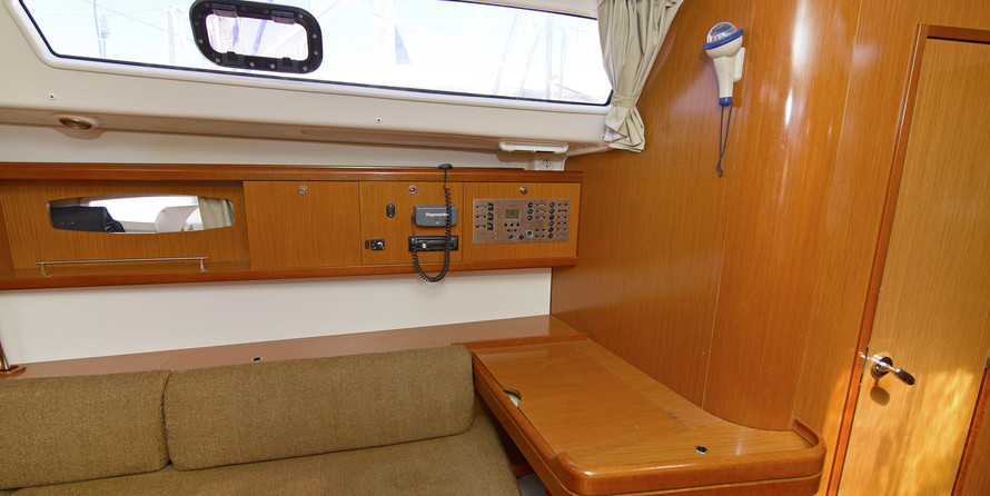 Beneteau Oceanis 43