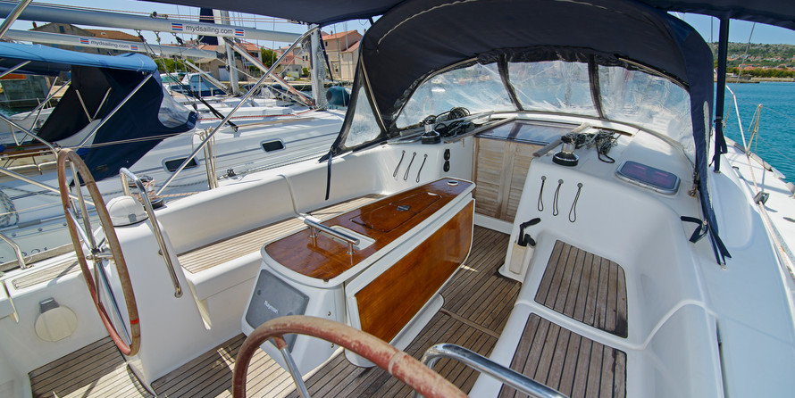 Beneteau Oceanis 43