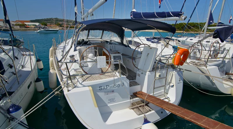 Beneteau Oceanis 43
