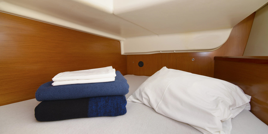 Beneteau Oceanis 43