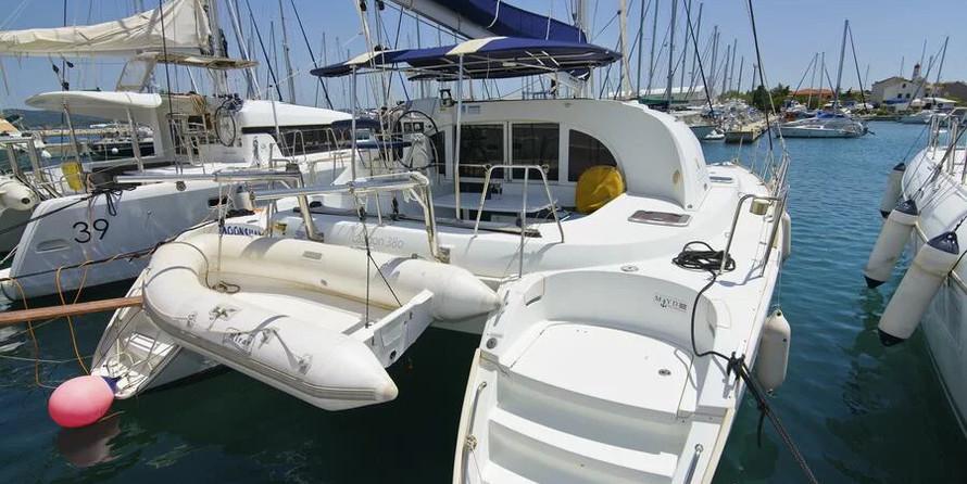 Lagoon 380