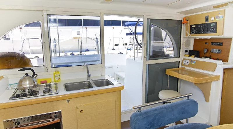 Lagoon 380