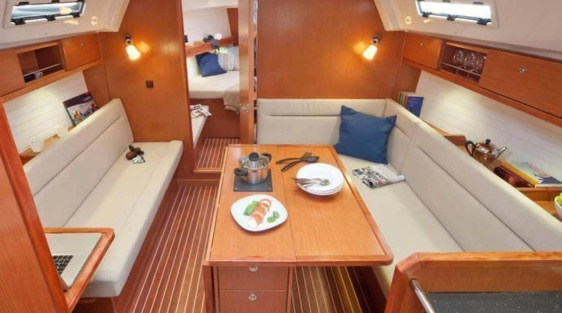 Bavaria Cruiser 36