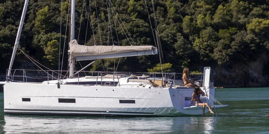 Dufour 390
