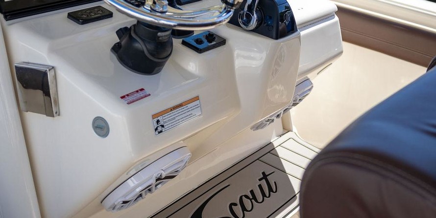 Scout Boats 350 LXF