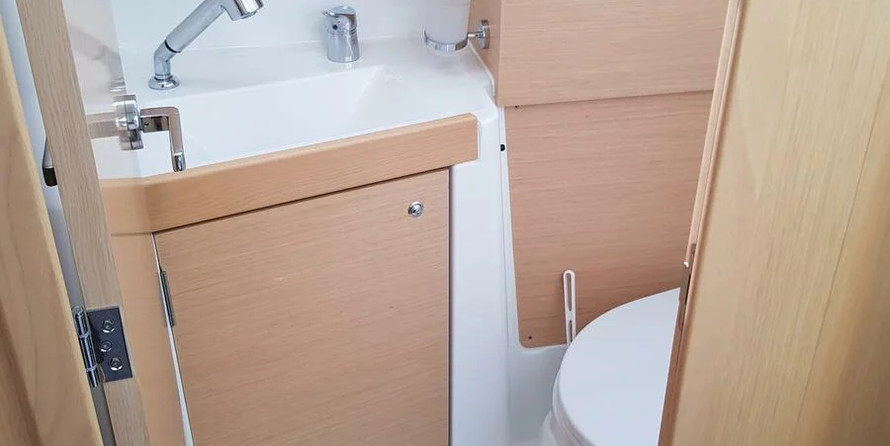 Beneteau Oceanis 35.1