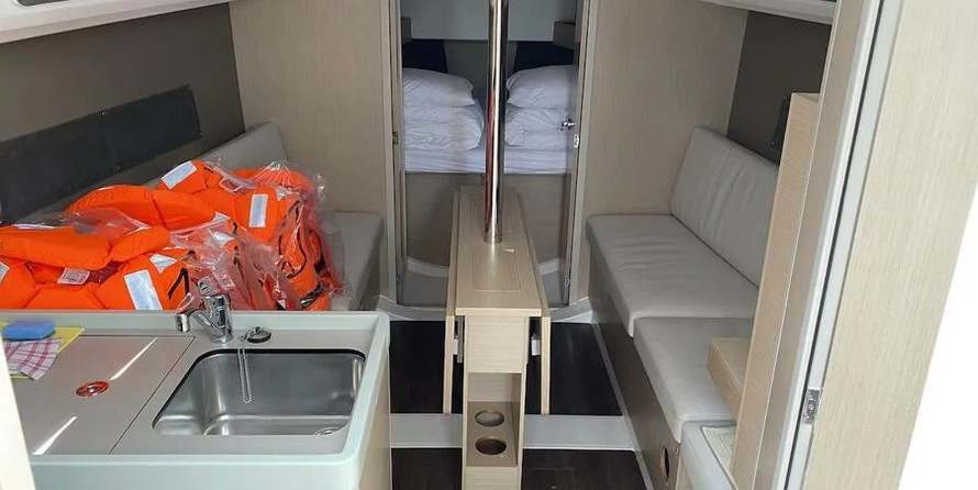 Beneteau Oceanis 30.1