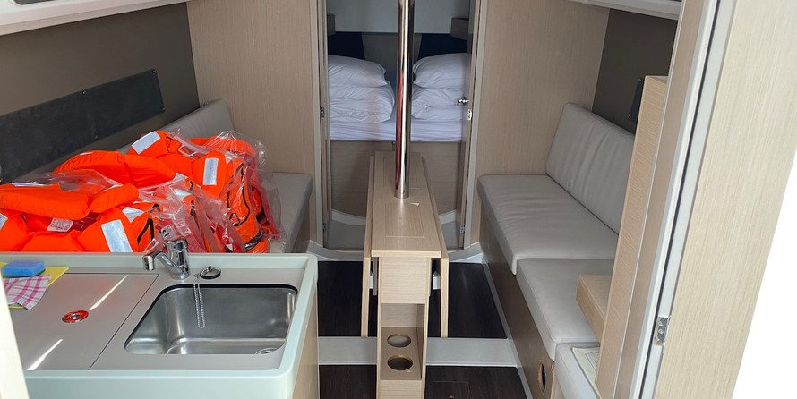 Beneteau Oceanis 30.1