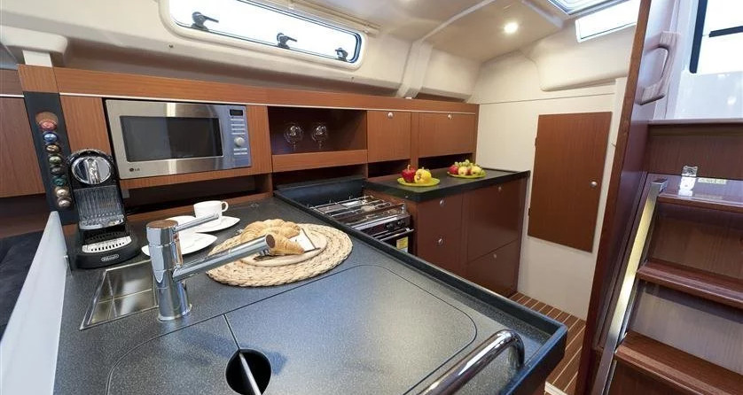 Hanse 385