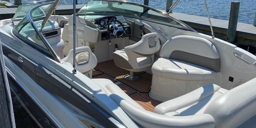 Crownline E24 XS