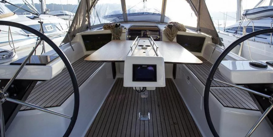 Dufour 360 GL - 3 cab.