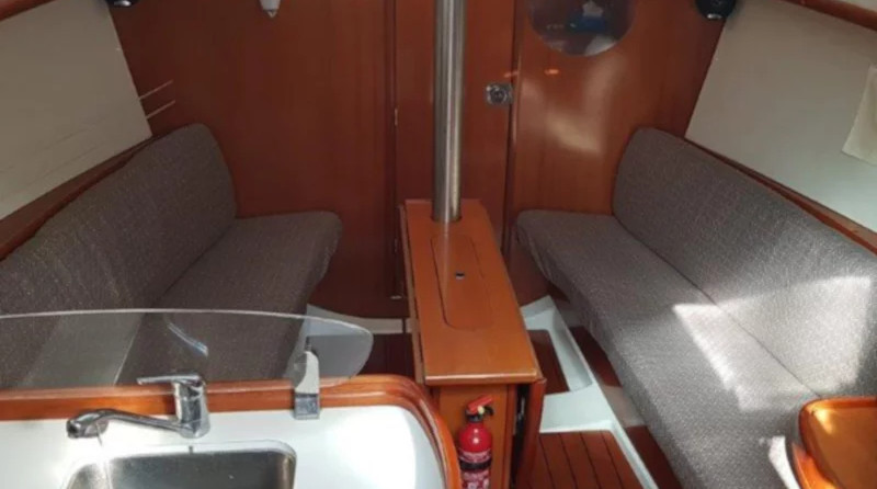 Beneteau Oceanis 323