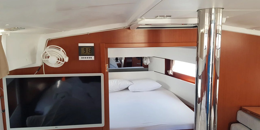 Beneteau Oceanis 38.1