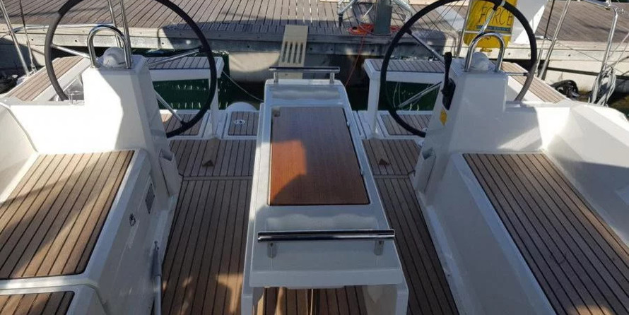 Beneteau Oceanis 38.1