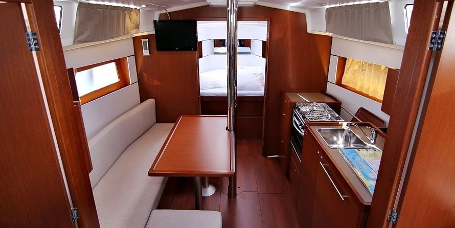 Beneteau Oceanis 38.1