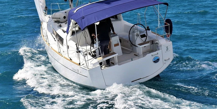 Beneteau Oceanis 38.1