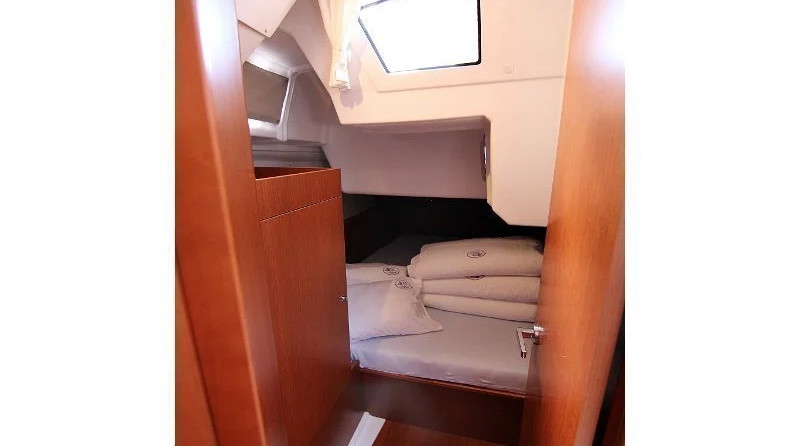 Beneteau Oceanis 38.1