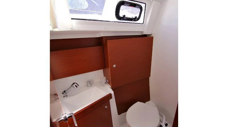 Beneteau Oceanis 38.1