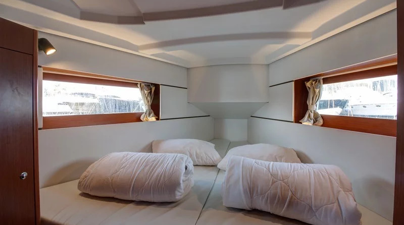 Beneteau Oceanis 35