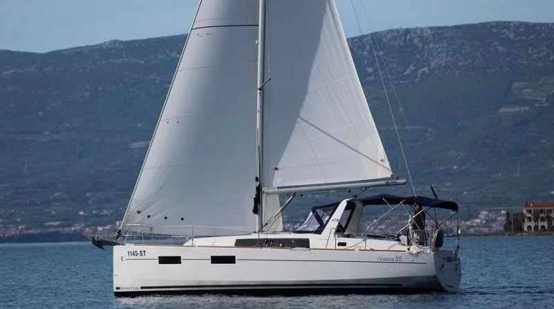 Beneteau Oceanis 35