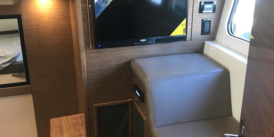 Cruisers Yachts 45 Cantius