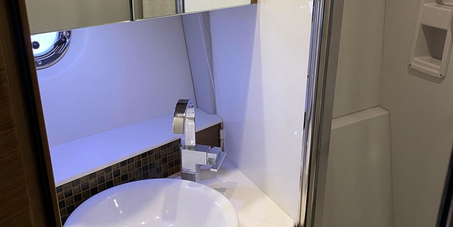 Cruisers Yachts 45 Cantius