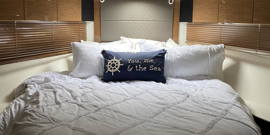 Cruisers Yachts 45 Cantius