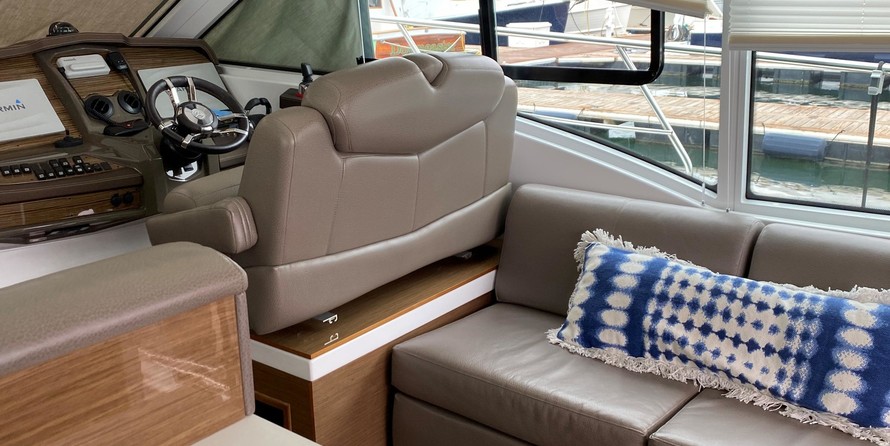 Cruisers Yachts 45 Cantius