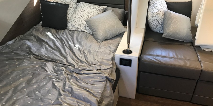 Cruisers Yachts 45 Cantius