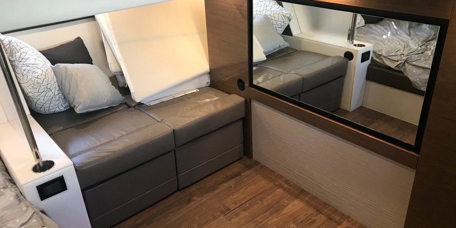 Cruisers Yachts 45 Cantius