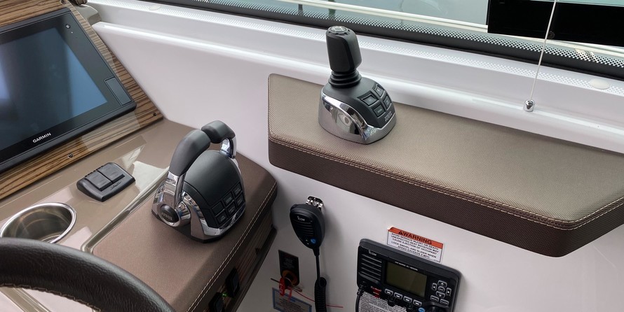 Cruisers Yachts 45 Cantius