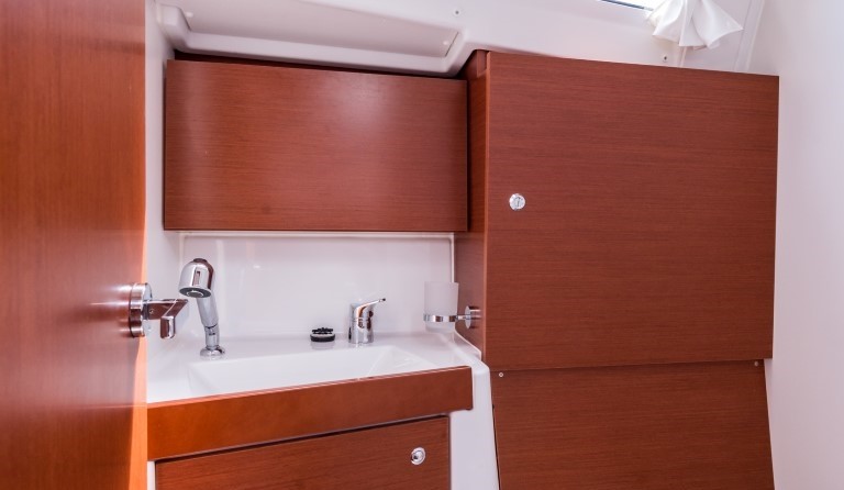 Beneteau Oceanis 35.1