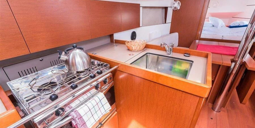 Beneteau Oceanis 35.1