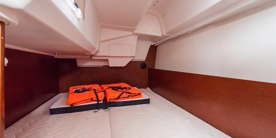 Beneteau Oceanis 35.1