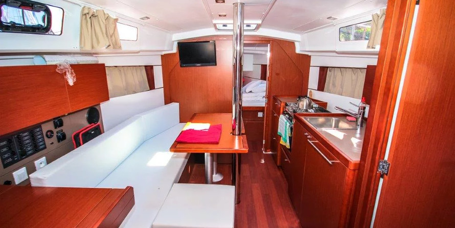 Oceanis 35