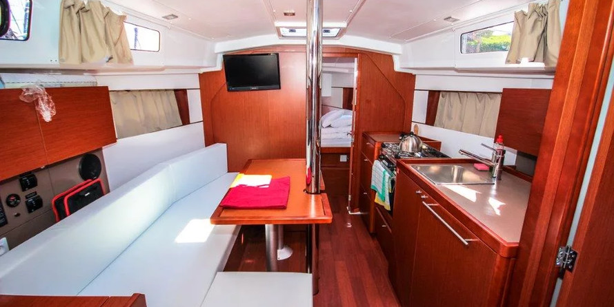Oceanis 35