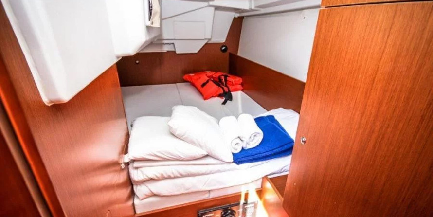 Oceanis 35