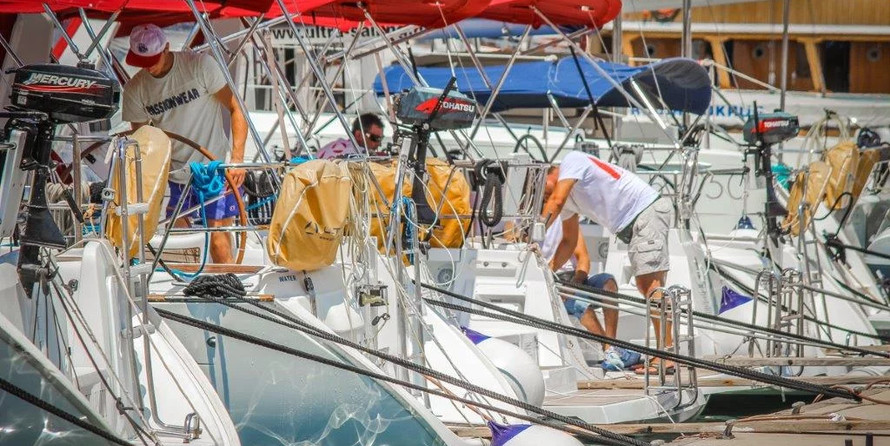 Oceanis 35