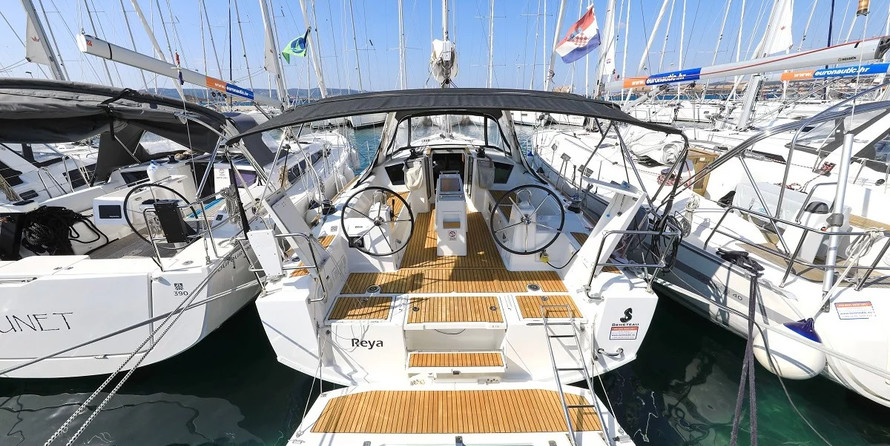 Beneteau Oceanis 38.1